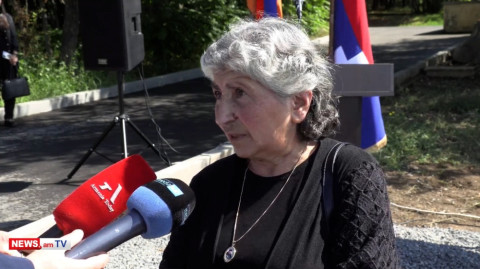 «Տղուս գերեզմանաքարը բերել եմ հետս, բայց 1 տարի է՝ 2 մետր հող չեն տալիս». զոհվածի մայր