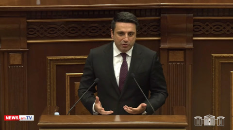Աննա Մկրտչյանը չի ասում, որ Սերժ Սարգսյանը սկուտեղի վրա մեզ տվեց իշխանությունը. Ալեն Սիմոնյան