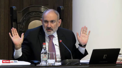 1 շաբաթ առաջ մենք էլ ընտանիքով հիշում ենք՝ վայ մոռացել ենք, ով ունենք անձնագրայինում ծանոթ. Փաշինյան