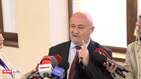 Հեռախոսիս նյութերը հայտնվել են վարչապետի մոտ. Աղազարյանը բացահայտումներ է անում