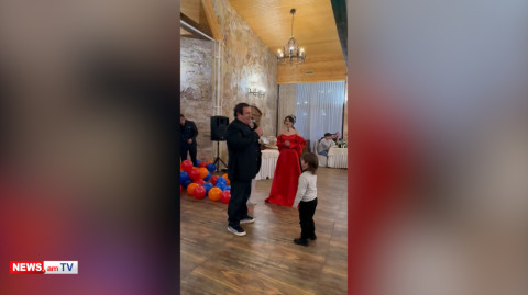 «Այնպիսի բաներ ասաց՝ փշաքաղվեցի». Գագիկ Ծառուկյանն Արցախից բերված հող է նվեր ստացել