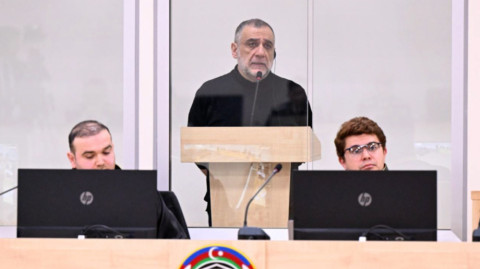 Հրապարակվել են լուսանկարներ Բաքվում ապօրինի անազատության մեջ պահվող հայ գերիների դատավարությունից