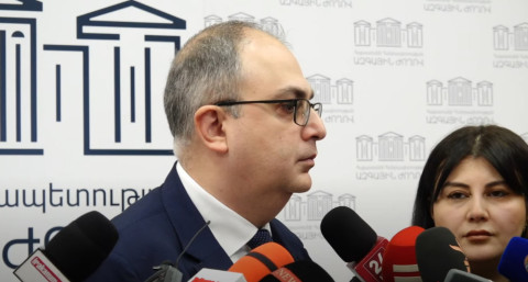 Վարդանյանը կիսատ թողեց ճեպազրույցը՝ ոչ հաճելի հարցերի պատճառով