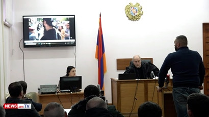 Հարվածելու ակնհայտ կադրերը Հրաչիկ Խաչատրյանը դատարանում հերքում է