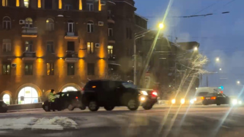 Փաշինյանը Երևանի սառցակալած փողոցներով «Lexus» ով է երթևեկում
