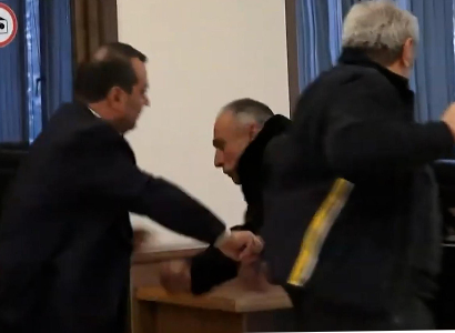 Հայհոյանքներ և ծեծկռտուք մտավորականների միջև