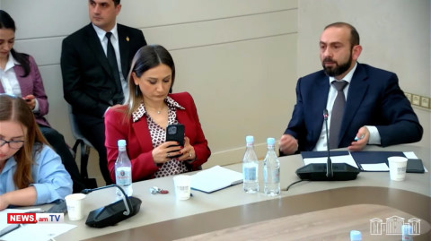 «Երբ որ կկարենանք, ձեր խաթր չէ»․ Միրզոյանը՝ Խամոյանի «երբ կվերադարձնեք գերիներին» հարցին ի պատասխան