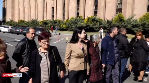 Խաբեբա Ավինյան, դե դուրս արի ու պատասխան տուր. վարդաշենցիները ճանապարհ են փակել