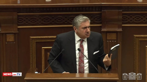 Ամեն զիջման գնում եք, որ մի հատ թղթի կտոր մուրաք, որի վրա գրված լինի խաղաղություն. Խաչատրյան