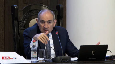 Մենք գյուղատնտեսություն ենք անում կաբինետներում՝ վարում ենք, ցանում ենք, հնձում ենք. Փաշինյան