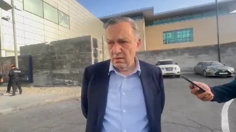 Որեւէ փակագիծ չեմ կարող բացել. Ադոնցը՝ Արա Աբրահամյանին օդանավակայանում պահելու մասին