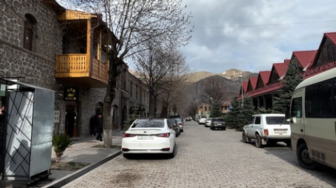 «Փաշինյանին քցենք էն ղոլը, մի կարգին ղեկավար գա». գորիսեցի