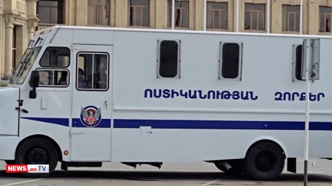 Գյումրիի հրապարակում ոստիկանական ուժեր են բերվել