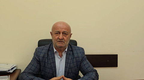 Մարտուն Գրիգորյանը նստած սպասում է, որ ՔՊ-ն ասի` արի, դարձիր քաղաքապետ. Աղազարյան
