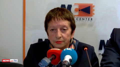 30-40 հոգով մտել են խուց, գցել են գետնին ու դուբինկաներով ծեծել են դատապարտյալին. Ալեքսանյան