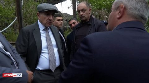 Կլինի՞ ես կռանթն առնեմ դնեմ, թե՞ քացով տալու եք պոկեք. Փաշինյանը բարկացավ Շվանիձորում