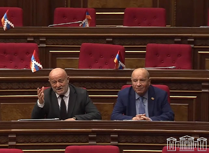 Բացակա է ողջ ընդդիմությունը՝ բացի Հովիկ Աղազարյանից ու Հակոբ Ասլանյանից. մեկնարկեց ԱԺ նիստը