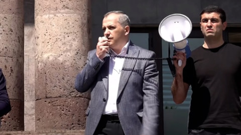 Ստիպված ենք եղել ադրբեջանական կողմի հետ ուղիղ բանակցել, որ փրկենք մեր ժողովրդին. Շահրամանյան