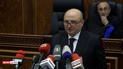 Գյումրիի նորընտիր քաղաքապետ Վարդան Ղուկասյանը երդվեց