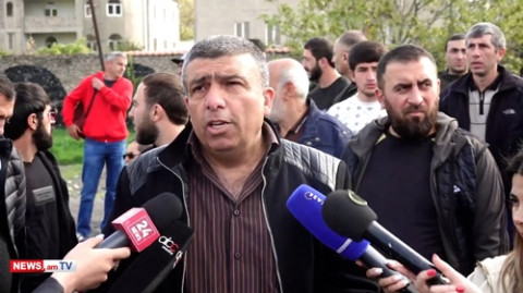 Դուք իրավունք չունեք մեր տրանսպորտային միջոցը հանեք մեր համայնքից, անօրինական է. քասախցի