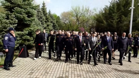 Հակակռոուպցիոն կոմիտեի աշխատակիցները հարգանքի տուրք մատուցեցին Ցեղասպանության զոհերի հիշատակին