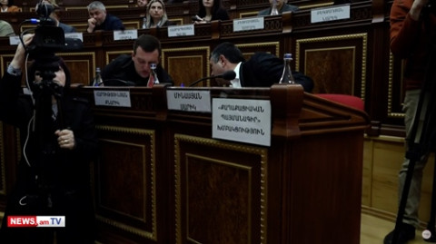 Ընդդիմադիր ՔՊ խմբակցությունը ուշացումով մասնակցում է Գյումրու ավագանու նիստին
