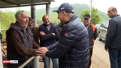 «Վերջապես մի մարդ կա, ինձ հասկանում ա, քեզ էի ման գալիս». Փաշինյանը՝ Իծաքարի բնակչին