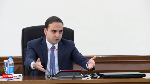 Ասֆալտ են սկսում քերել ճկույթներով ու դա է Tik Tok-ի հիթ դառնում. Ավինյան