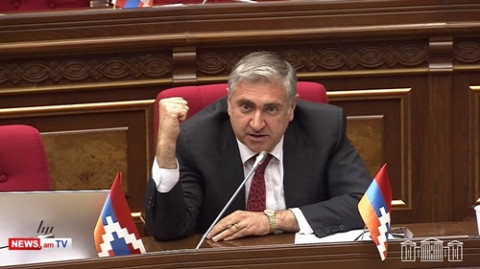 Էն ճանապարհը, որը կառուցել եք, քանդվել է, դուք մսխել եք փողը. պատգամավորը մեղադրեց ՏԿԵ նախարարին