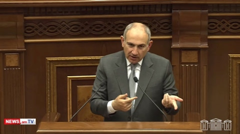 Արմեն Գրիգորյանը մամուլի հրապարակումներն է ներկայացնում Փաշինյանին. վարչապետի խոստովանությունը