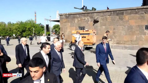 Այսօր Եռատո՞ն է. Վահագն Խաչատուրյանը չպատասխանեց