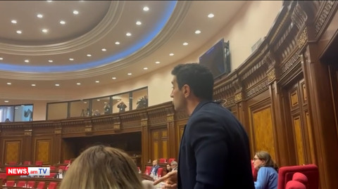 Հալովդ մնա. Լեւոն Քոչարյանը՝ Հակոբ Արշակյանին