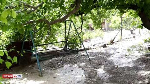 Պատերը փլվեց, ջուրը եկավ, լցվեց մեր հայաթները, պադվալները. 18 տարի էստեղ եմ ապրում, նման բան չէր տեսել. բնակիչ