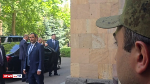Փաշինյանը ողջունեց լրագրողներին, բայց չցանկացավ հարցերի պատասխանել