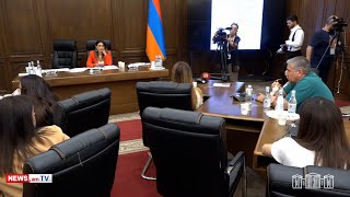 Փողոցներում փոսերին որ խորը նայես, Կալիֆոռնիան կերեւա.  պատգամավորը հեգնեց