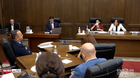 Կեղծ տվյալներ եք հրապարակում. լեզվակռիվ ԱԺ–ում ՔՊ–ական եւ ընդդիմադիր պատգամավորների միջեւ