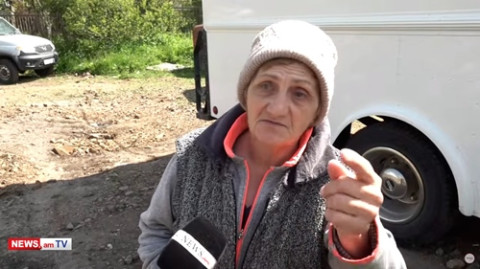 Գմփոցը լսեցի, իմացա՝ թուրքերն են խփում. Արցախից տեղահանված կինը մանրամասներ է պատմում