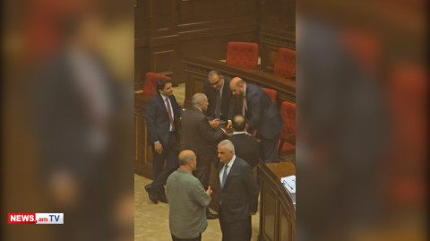 Փաշինյանի ու փոխվարչապետերի ակտիվ քննարկումը ԿԲ նախագահի հետ