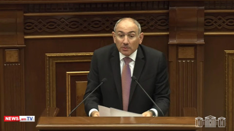 Մոմի գործի նայողը կաթողիկոսի եղբոր տղան է. Փաշինյանը «բացահայտումներ» է անում