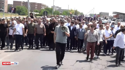 «Ազատություն քաղբանտարկյալ Սամվել Կարապետյանին». վանկարկում են ուխտավորները
