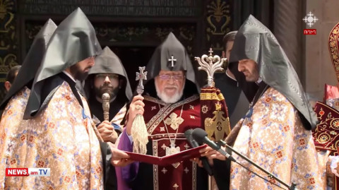 Գարեգին Երկրորդն իր աջակցությունը հայտնեց Սամվել Կարապետյանին