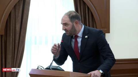 Արցախցու տուն–տեղ հանձնել եք, հիմա էլ արցախցու մատից փո՞ւշ եք հանում.վիճաբանություն ավագանու նիստին