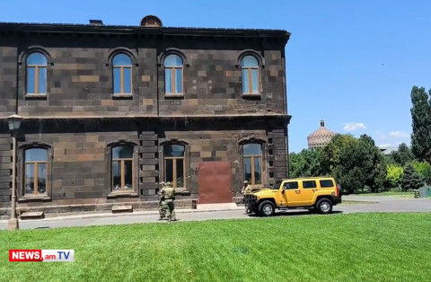Դեղին HUMMER–ով հատուկջոկատայինների նոր խումբ ժամանեց Վեհարան