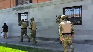 Հատուկջոկատայինները հեռացան Վեհարանից