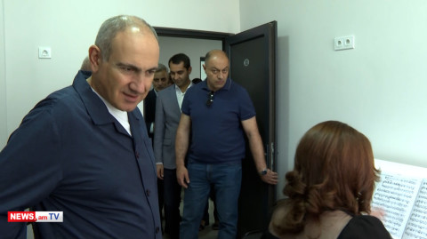 «Էդ քանոնդ նո՞ր ա, որակո՞վ ա». Փաշինյանը շրջել է Սևանի երաժշտական դպրոցի նորակառույց շենքում