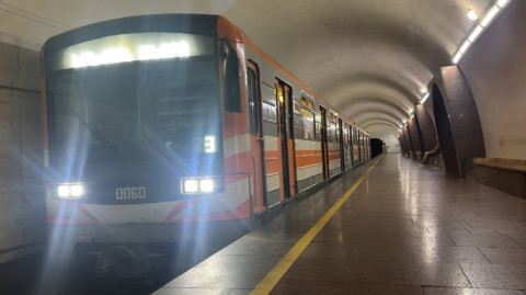 Գժանոց ա, հերթերն իրար ուտում են. մետրոյի ուղևորները՝ քարտով վճարելու մասին