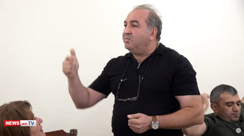«Գնա էստեղից, դու իրավունք չունես». թեժ քննարկում Նոր Նորքի թաղապետարանում