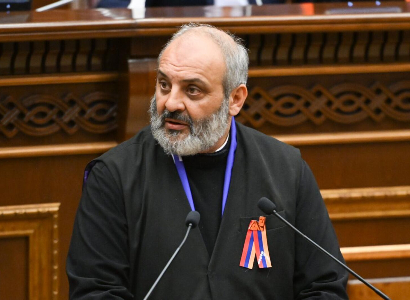 Բագրատ սրբազանի փաստաբանը ներկայացրել է աղմկահարույց ձայնագրության չմոնտաժված տարբերակը