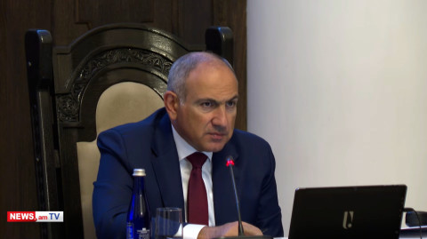 Փաշինյանը նիստը սկսելուց առաջ շնորհավորեց Հայաստանի և Ադրբեջանի միջև հաստատված խաղաղության առիթով
