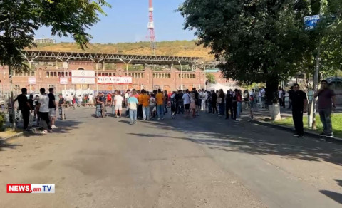 Հայաստան–Պորտուգալիա խաղին դեռ 3 ժամ կա, բայց ֆանատներն արդեն գալիս են ստադիոն